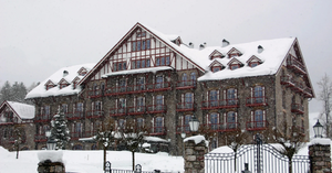 10 Best Family-Friendly Hotels and Staycations in Srinagar