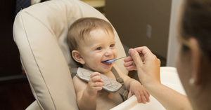Introducing Solids: How a Feeding Tracker Helps