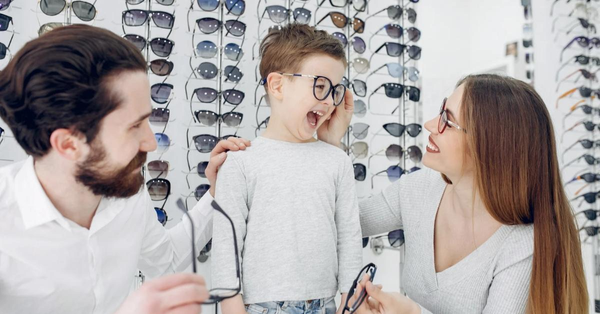 Choosing the Right Glasses for Your Child: A Parent’s Guide