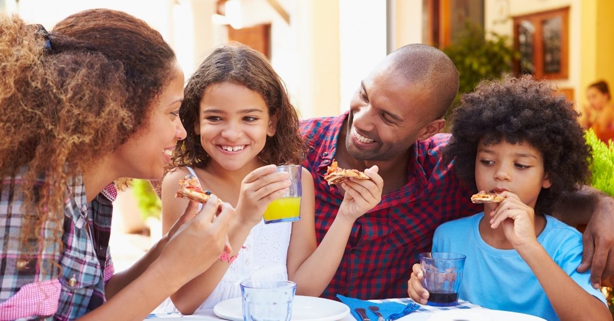 5 Benefits of Families Cooking and Eating Together