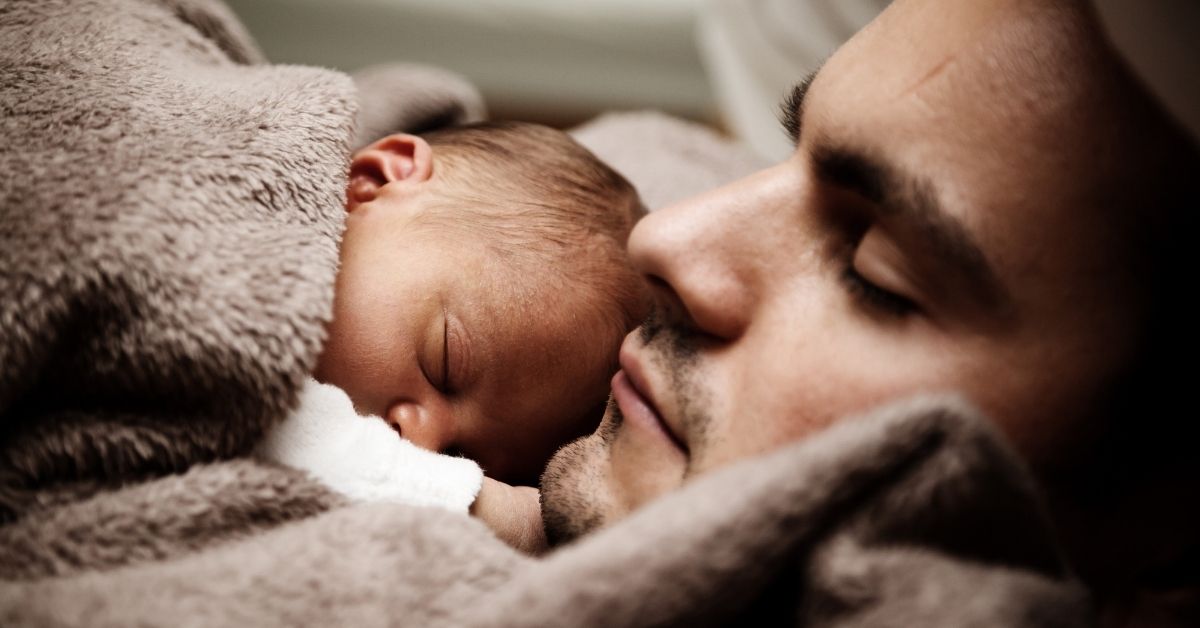 How Dads Can Help With Baby’s Development? Tips for Dad to Bond with Newborn