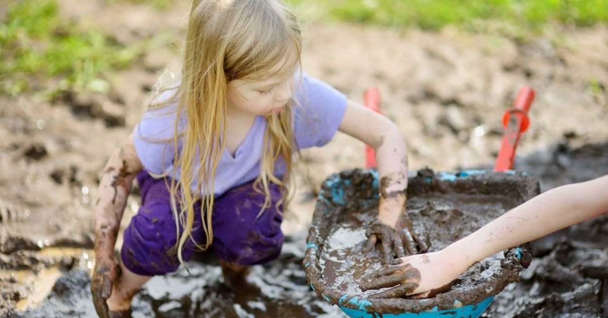 How Playing in Mud helps your Kid | Daag Achhe Hai