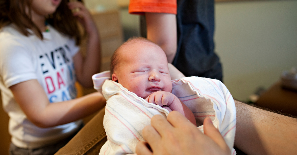 Picture of sleep regression baby — cookieyes.com